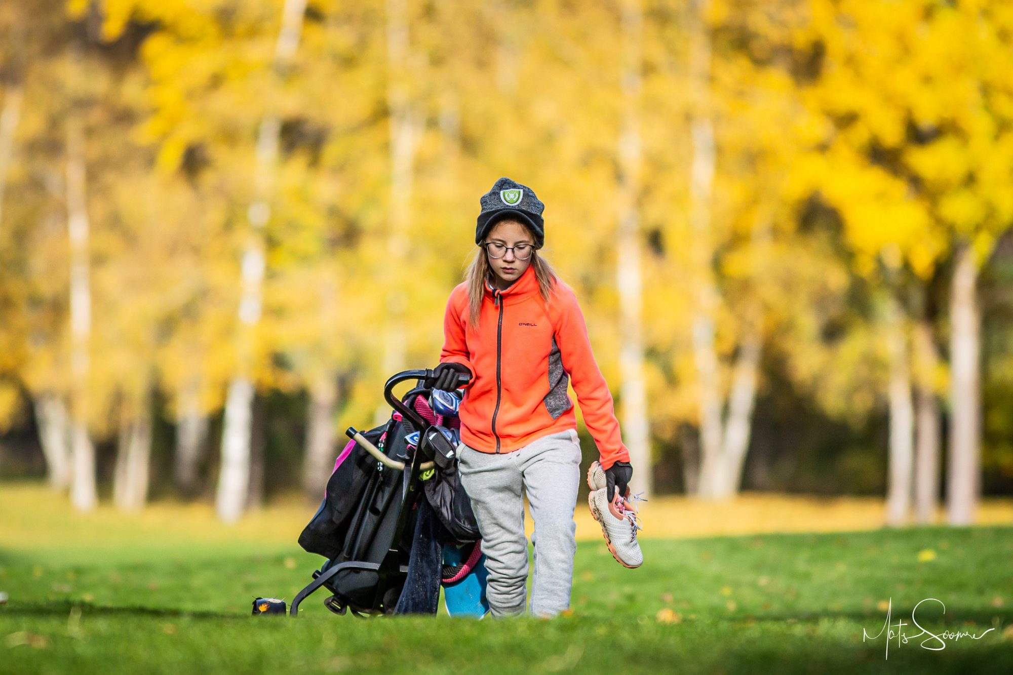 Isabel Sirel kõndimas 16. raja griinile. Eesti Golfi Karikas, Estonian Golf & Country Club 